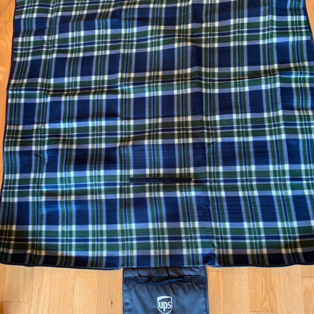 NEW UPS lawn/picnic blanket -plaid blue/green